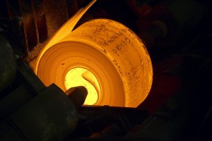 Phân biệt thép cuộn cán nóng và thép cuộn cán nguội